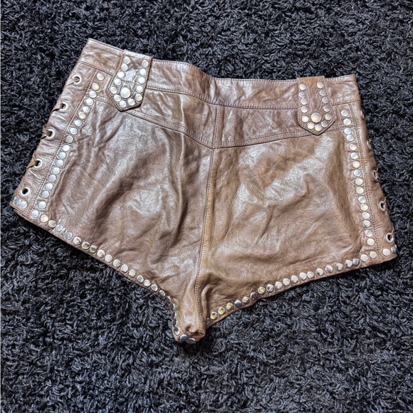 Brown leather studded hot shorts from H&M - Picture 4 of 12